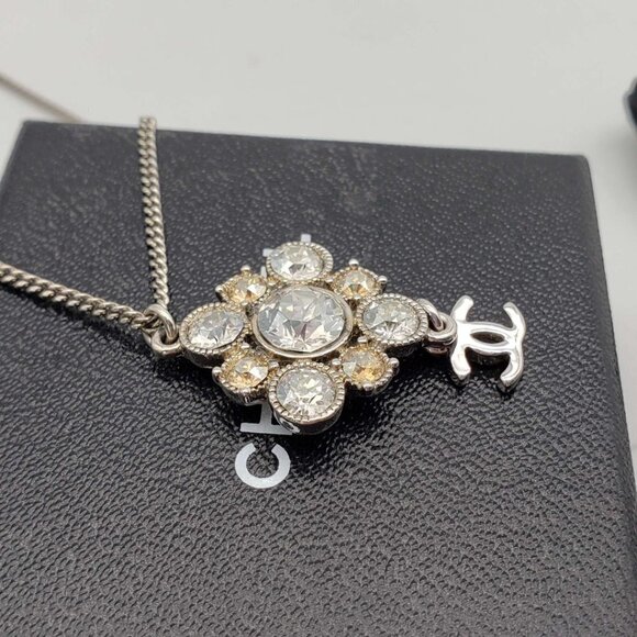Authentic CHANEL CC with stone Necklace Silver Color - Picture 8 of 12